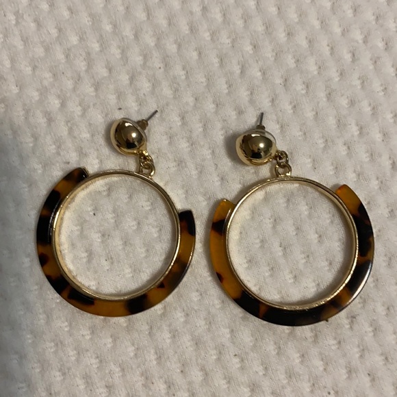 New tortoise shell and gold earrings - Picture 1 of 5